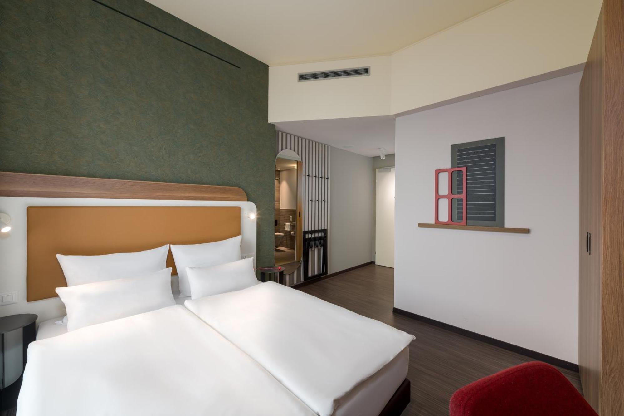 Mercure Zuerich City Room photo